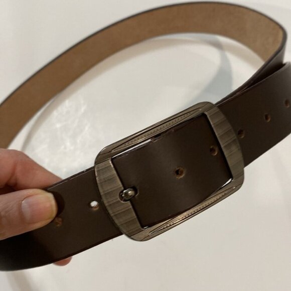 Brown Leather Belt with Silver Buckle Brand New Size 42 Casual & Versatile - Picture 4 of 11